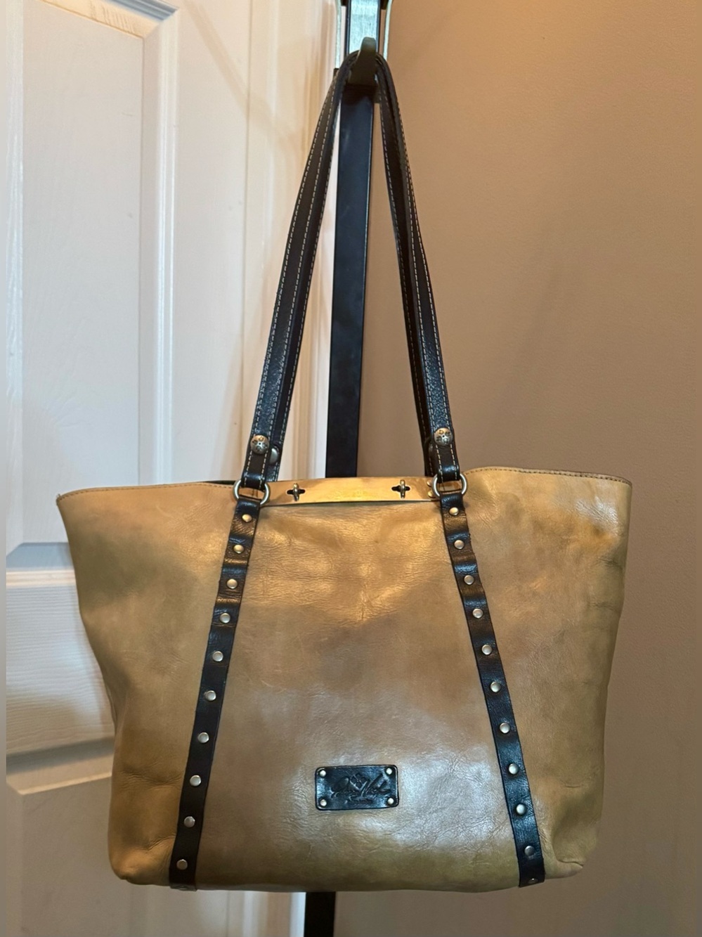 Patricia Nash Benvenuto Leather Tote | Rare Discontinued Distressed Cream